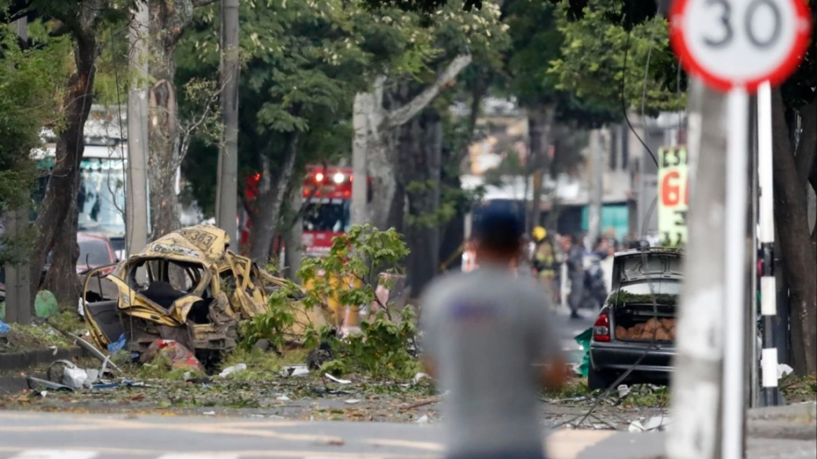 Τουλάχιστον 5 νεκροί και 36 τραυματίες στη βομβιστική επίθεση μπροστά σε αεροπορική βάση στην Κολομβια - Δείτε βίντεο