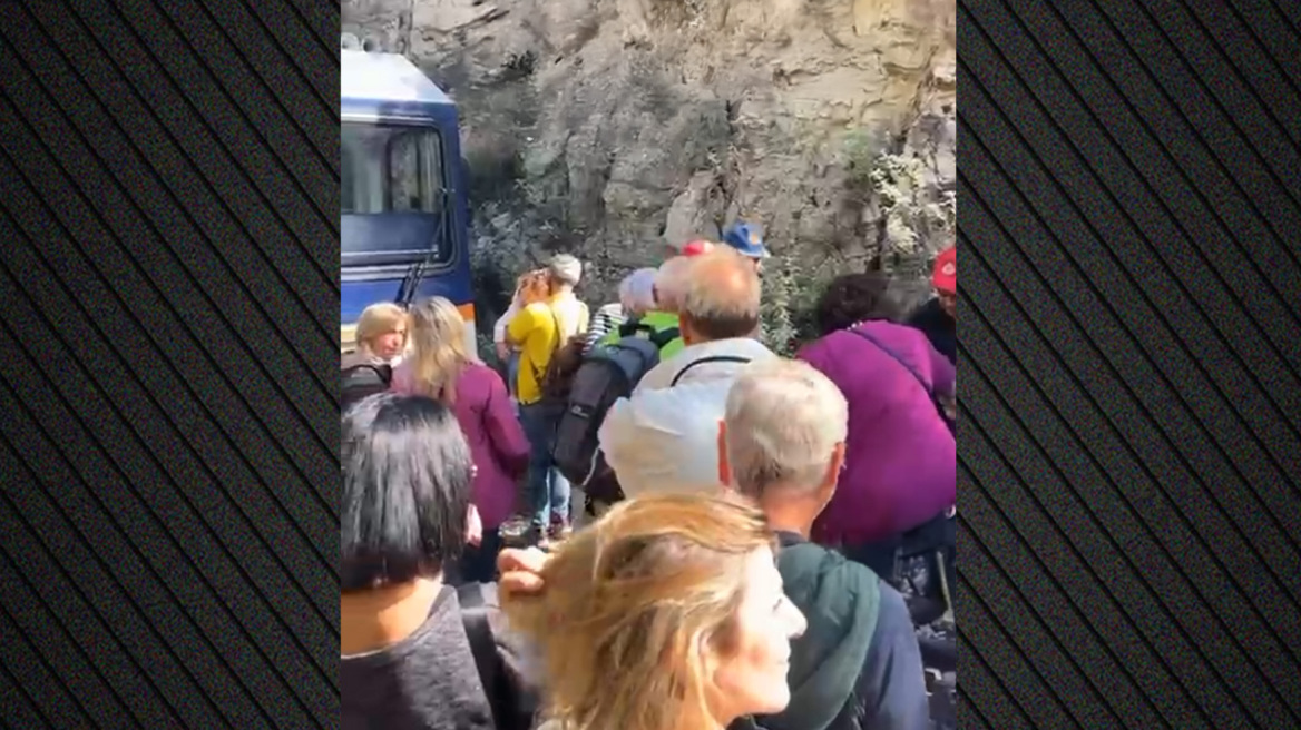 Βίντεο από τον απεγκλωβισμό επιβατών του Οδοντωτού που έμεινε την Κυριακή από βλάβη στα μέσα της διαδρομής 
