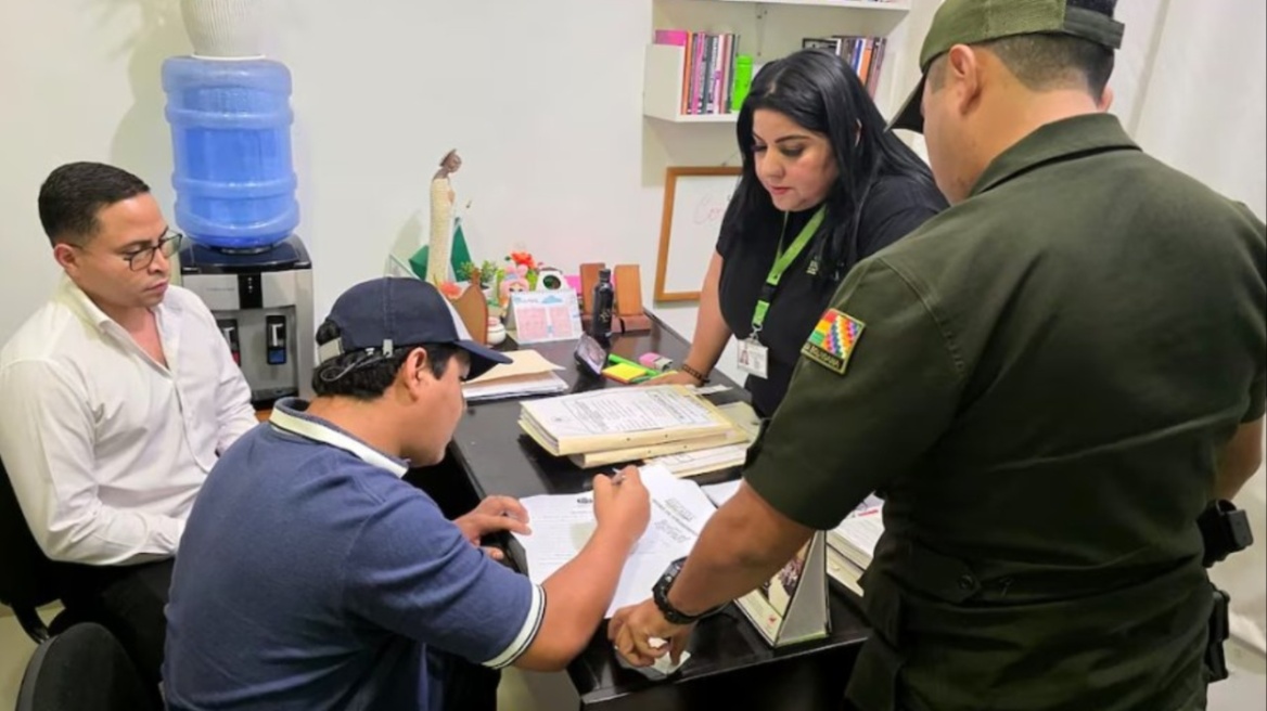 Ελεύθερος αφέθηκε ένας εκ των γιων του προέδρου της Βολιβίας μετά τη σύλληψή του για ενδοοικογενειακή βία 