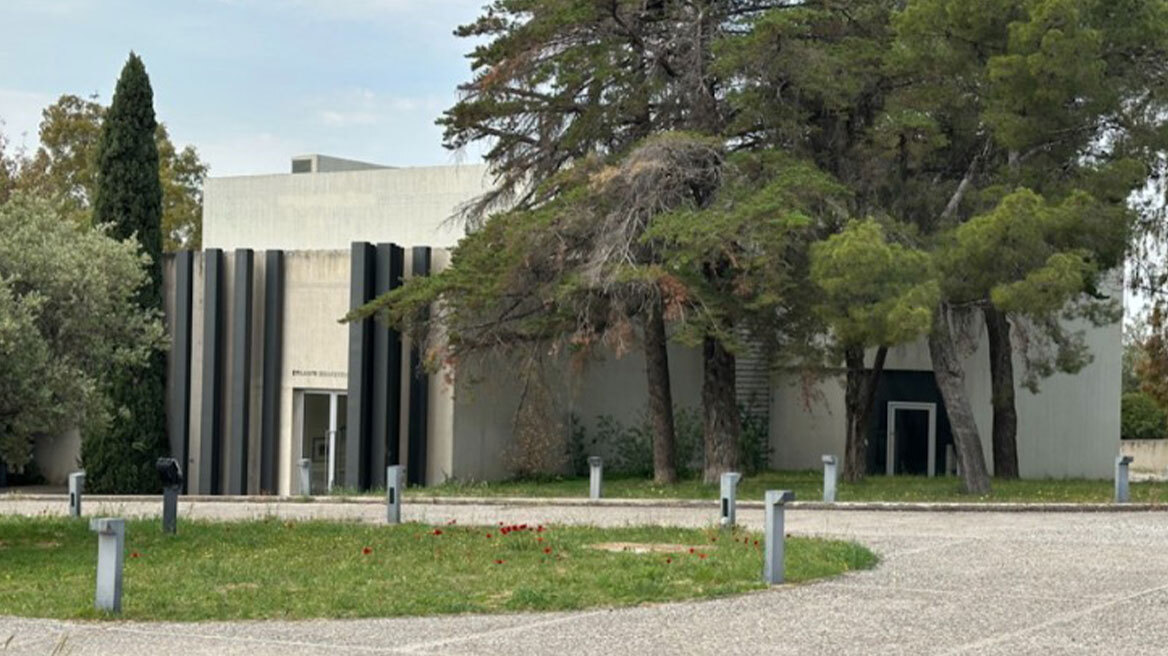 Οικογένεια Εμφιετζόγλου: Διπλό σφυροκόπημα το Νοέμβριο για τα Ανάβρυτα