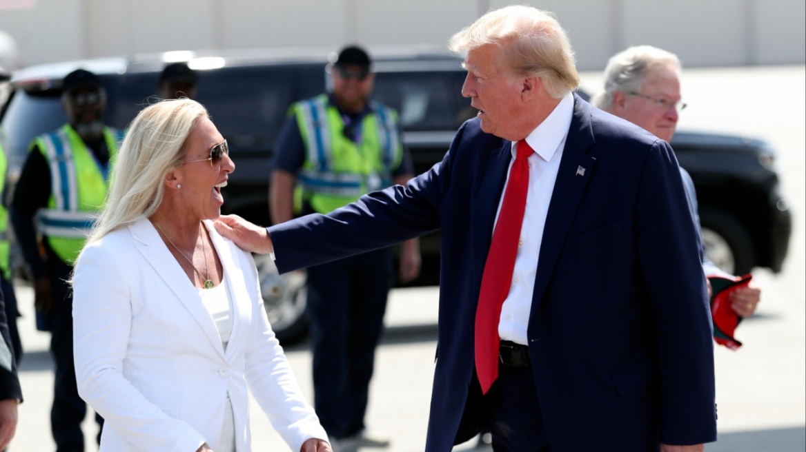 Ο Τραμπ αποκήρυξε τη βουλευτή Μάρτζορι Τέιλορ Γκριν: «Το μόνο που βλέπω να κάνει η τρελή είναι παράπονα» 