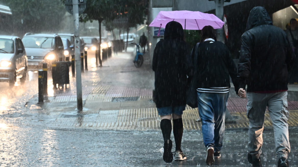 Αγριεύει ο καιρός τις επόμενες ώρες: Δύσκολη μέρα η Πέμπτη με καταιγίδες, χαλάζι και λασποβροχές - Οι περιοχές που θα επηρεαστούν, δείτε χάρτες