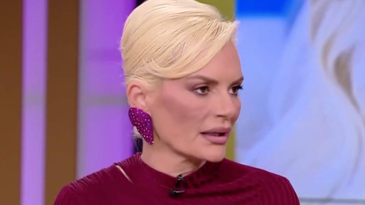 Έλενα Χριστοπούλου: Όταν μια γυναίκα είναι άτεκνη είναι στο περιθώριο και όταν κάποια μένει έγκυος της συγχωρούνται όλα

