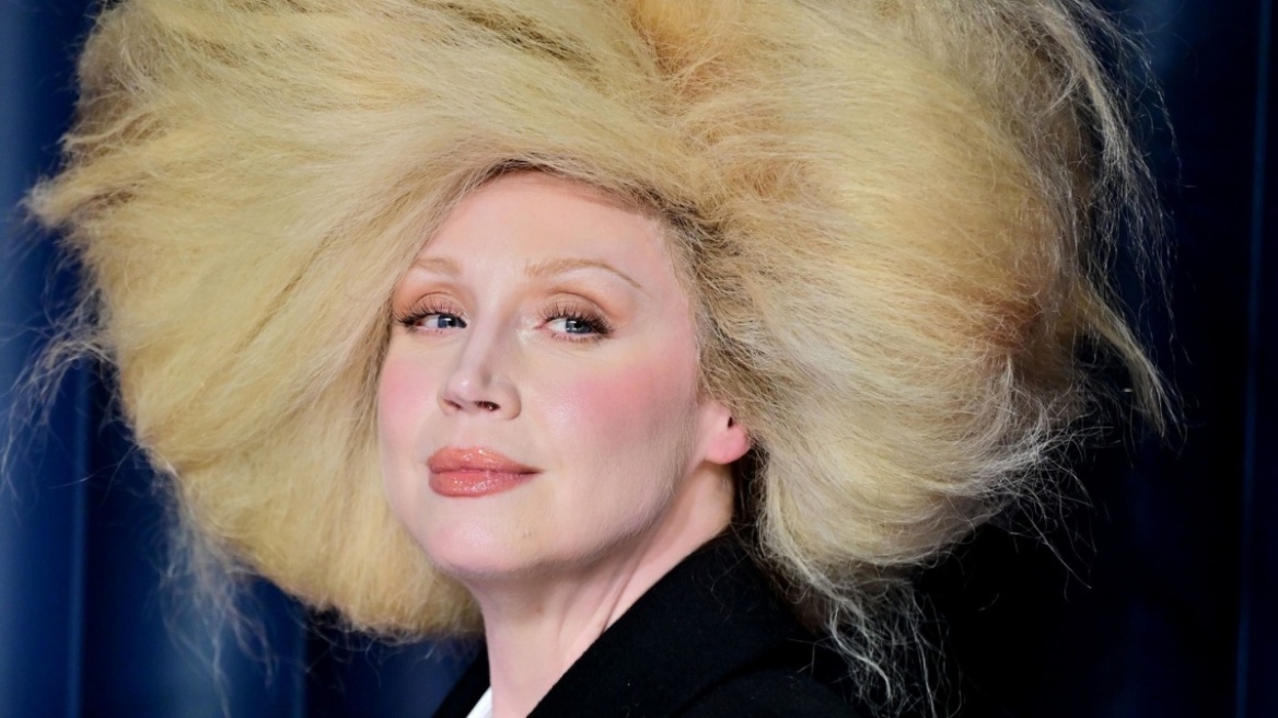 Γκουέντολιν Κρίστι: Η εκκεντρική εμφάνιση που θύμισε μαλλί της γριάς