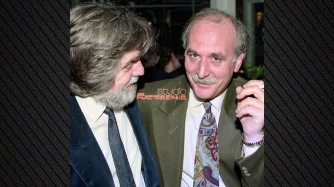 Ο Γιώργος Παπαδάκης και ο ηθοποιός Βασίλης Μαυρομάτης σε μια αδημοσίευτη φωτογραφία του 1993
