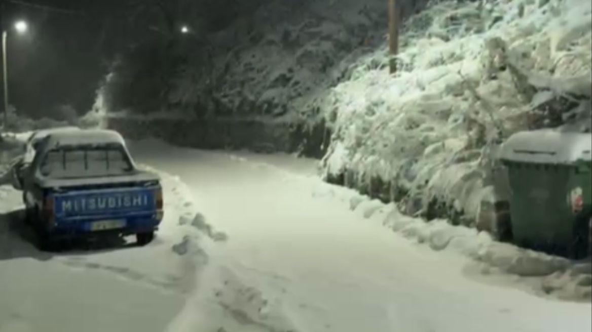 Σε εξέλιξη το κύμα κακοκαιρίας: Στα λευκά έχει ντυθεί το Καρπενήσι και η Λίμνη Πλαστήρα, δείτε βίντεο 