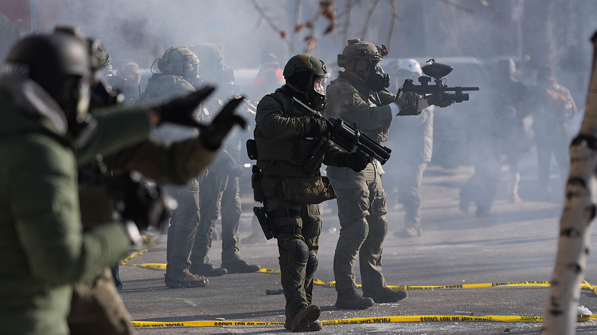 Live οι εξελίξεις στη Μινεάπολη: Διαδηλωτές στους δρόμους μετά τον νέο νεκρό από πυρά πρακτόρων - Ο κυβερνήτης κάλεσε την Εθνοφρουρά να επιβάλει την τάξη