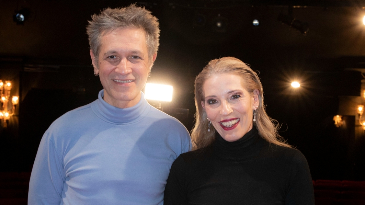 «Κάποιος νόμιζε ότι όντως γινόταν βιασμός»: Η παρεξήγηση που έφερε την αστυνομία μέσα στην παράσταση του Αιμίλιου Χειλάκη 