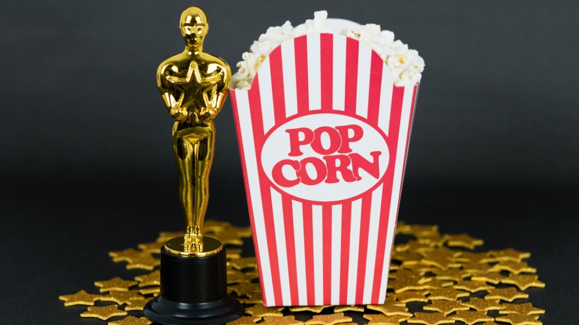 Από πίτσες μέχρι σοκολατένια αγαλματίδια με χρυσόσκονη: Τι τρώνε οι σταρ τη βραδιά των Όσκαρ