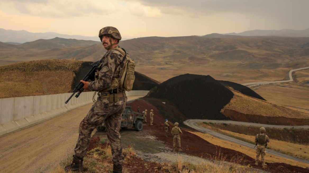 Οι αρχές του Ιράν εμποδίζουν τους πολίτες τους να πάνε στην Τουρκία, λέει η Άγκυρα 