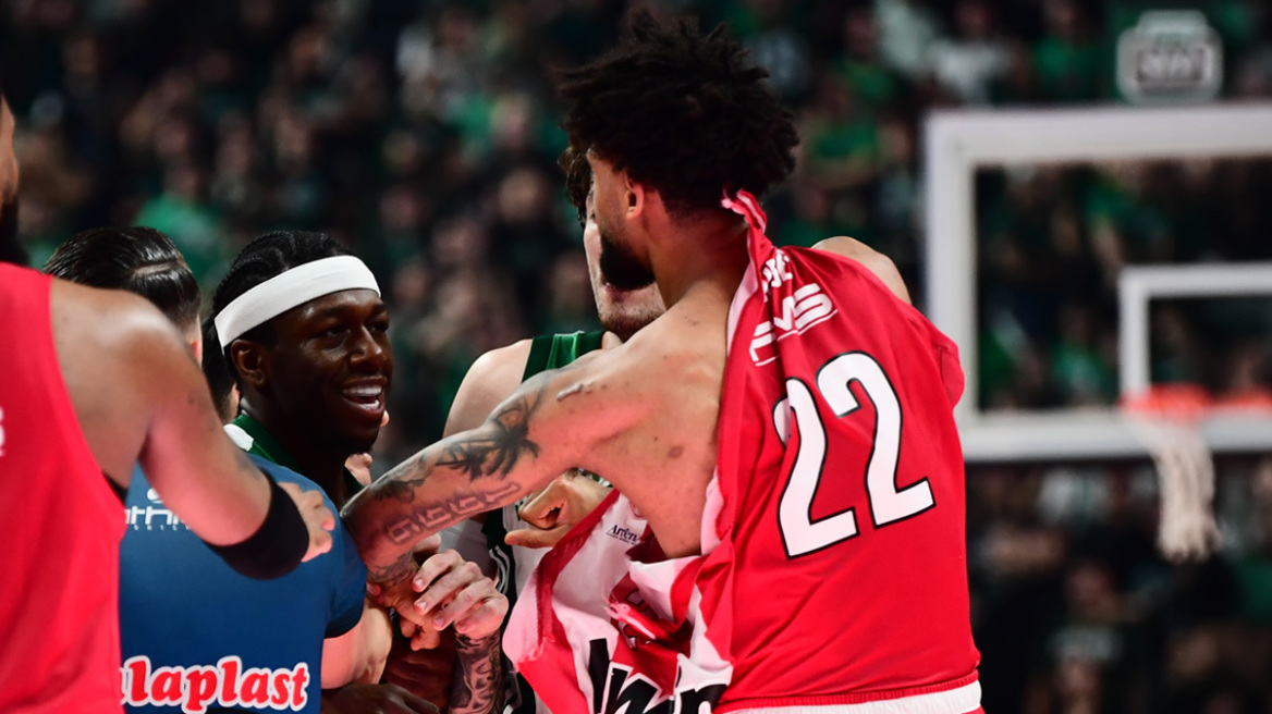 Επεισόδιο μεταξύ Ναν και Ντόρσεϊ που αποβλήθηκαν: Ενεπλάκη και ο Λεσόρ, με σκισμένη φανέλα ο γκαρντ του Ολυμπιακού, βίντεο