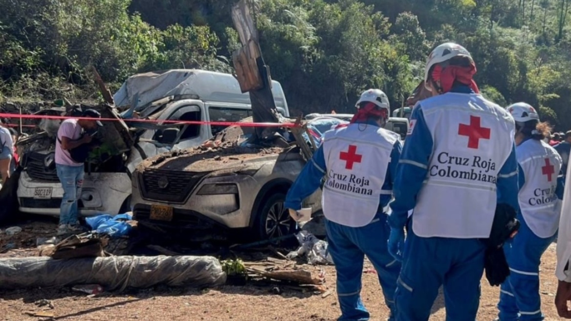 Σε 20 αυξήθηκαν τα θύματα της βομβιστικής επίθεσης σε αυτοκινητόδρομο της Κολομβίας