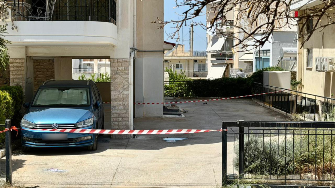 Ηλιόπουλη: Δύο 17χρονες έπεσαν μαζί από τον έκτο όροφο πολυκατοικίας, νεκρή η μία, μάχη για τη ζωή της δίνει η δεύτερη