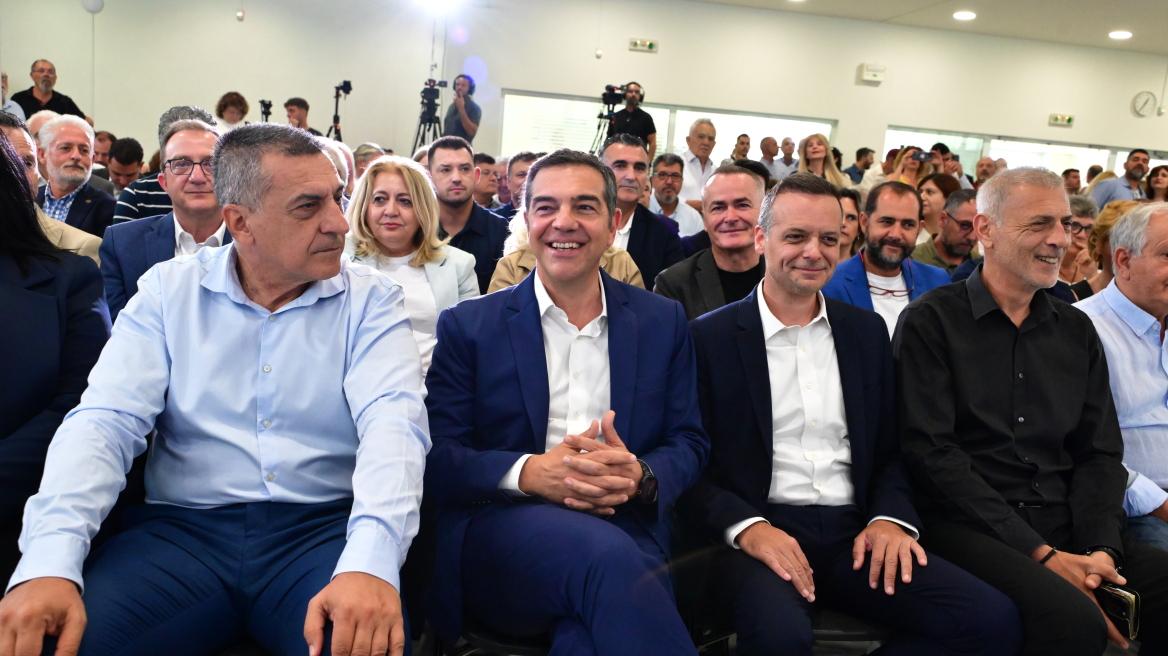 Γέφυρα Τσίπρα σε αυτοδιοικητικά στελέχη εκτός ΕΛΑΣ: Για προοδευτικές συνεργασίες μίλησε ο Δούκας, στήριξη από Κουρέτα, ποιοι απουσίασαν
