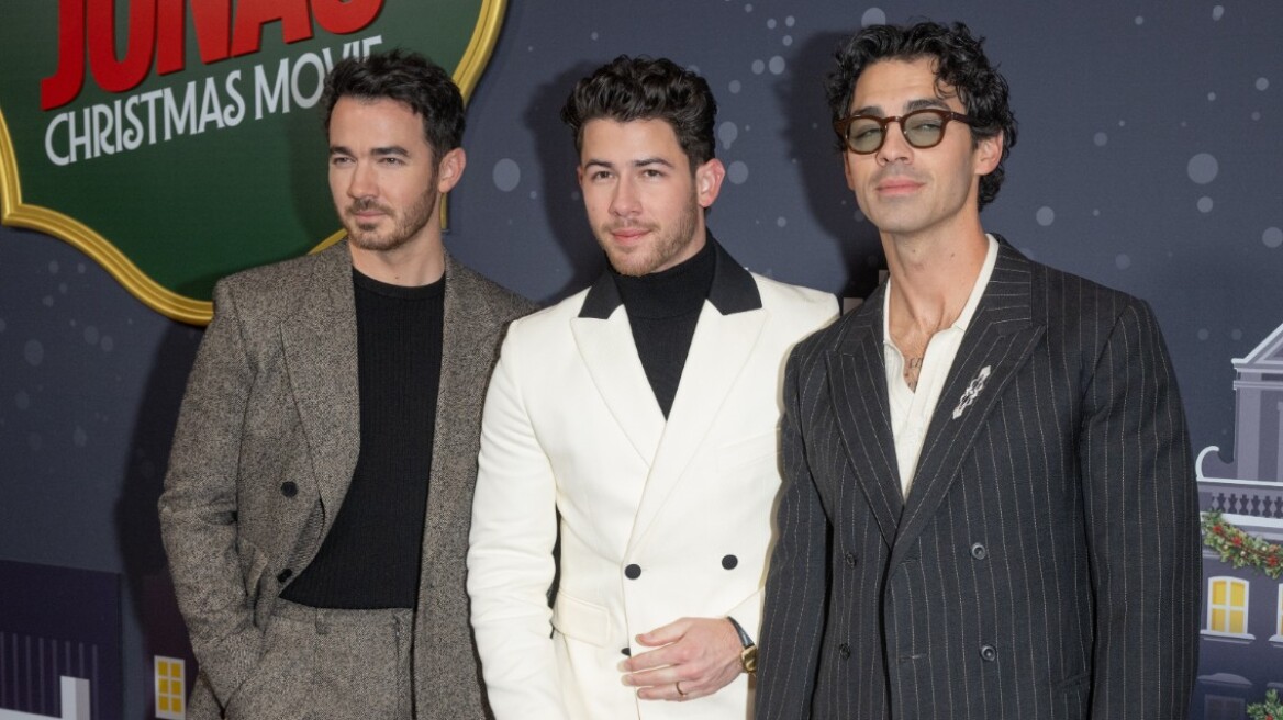 NFL: Οι Jonas Brothers στο σόου του ημιχρόνου για τον ιστορικό πρώτο αγώνα στην Αυστραλία  