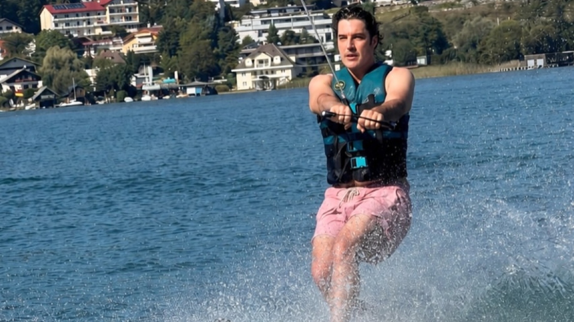 Ο Χριστόφορος Παπακαλιάτης έκανε wakeboard, δείτε βίντεο και φωτογραφίες