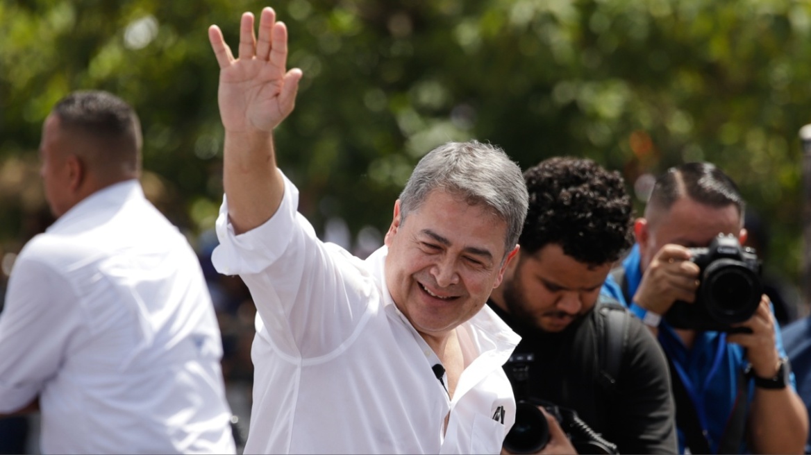 Τέλος στη δίκη του πρώην προέδρου της Ονδούρας μετά τη χάρη από τον Τραμπ 