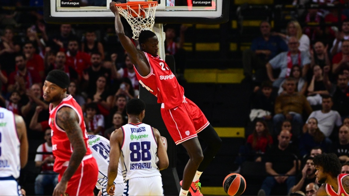 Euroleague: Ο Ολυμπιακός διέλυσε την Εφές, μεγάλη ανατροπή της Ζαλγκίρις στη Βαρκελώνη και «διπλό» της Μπεσίκτας, δείτε βίντεο