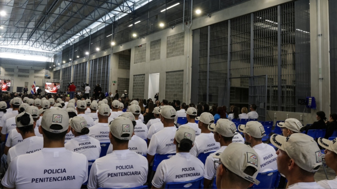 Εγκαινιάστηκε φυλακή στην Κόστα Ρίκα για 5.100 κρατουμένους στα πρότυπα του Ελ Σαλβαδόρ, δείτε βίντεο