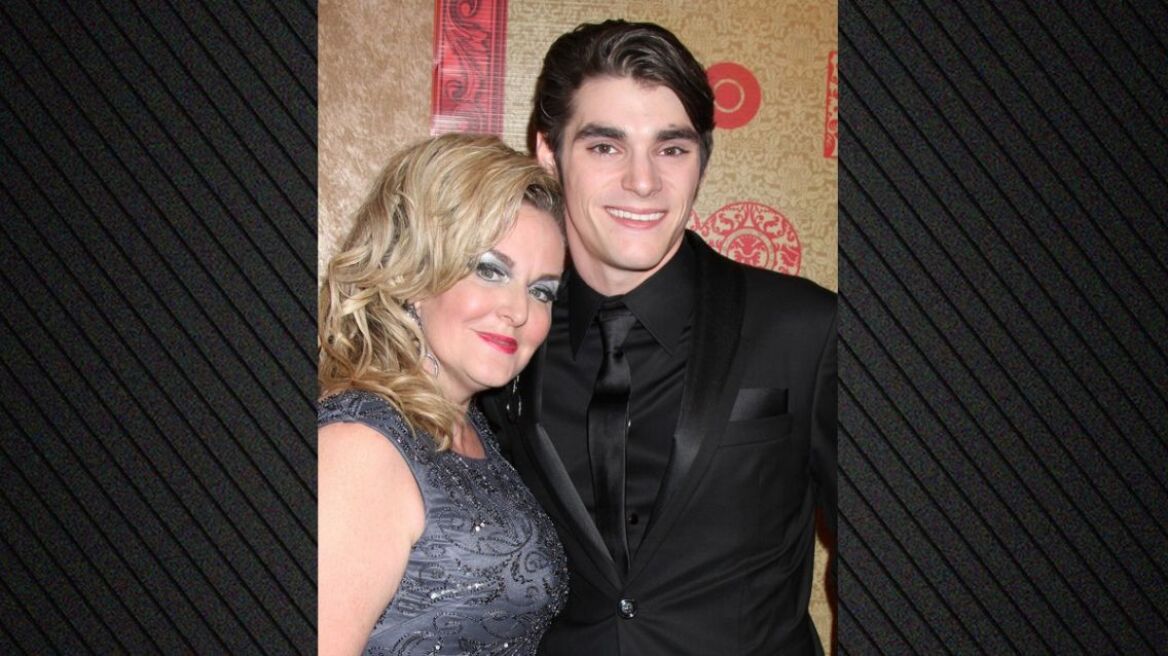 RJ Mitte: Είμαστε χαμένοι χωρίς εκείνον, γράφει η μητέρα του σε μια συγκινητική ανάρτηση