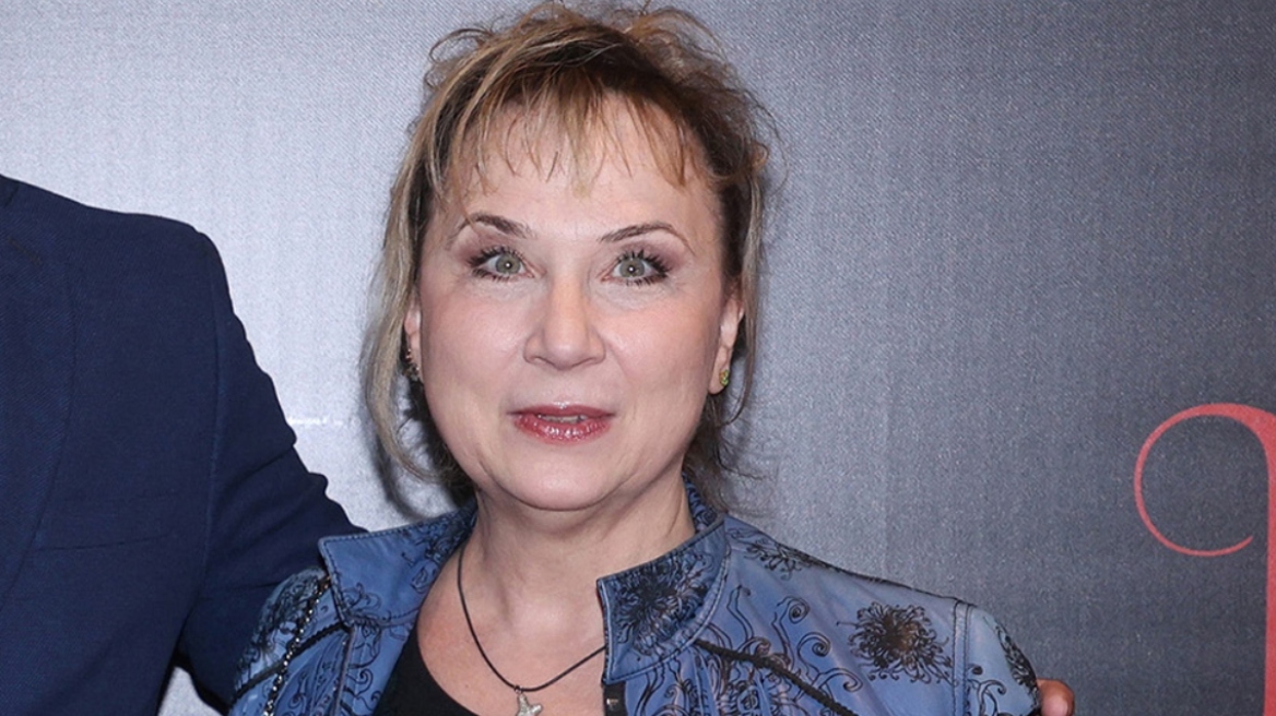 Μαίρη Σταυρακέλλη για το ατύχημα που είχε: Γύρισε το πόδι μου σε αυτά τα σπασμένα πεζοδρόμια από τις ρίζες, έπαθα σοβαρή ζημιά