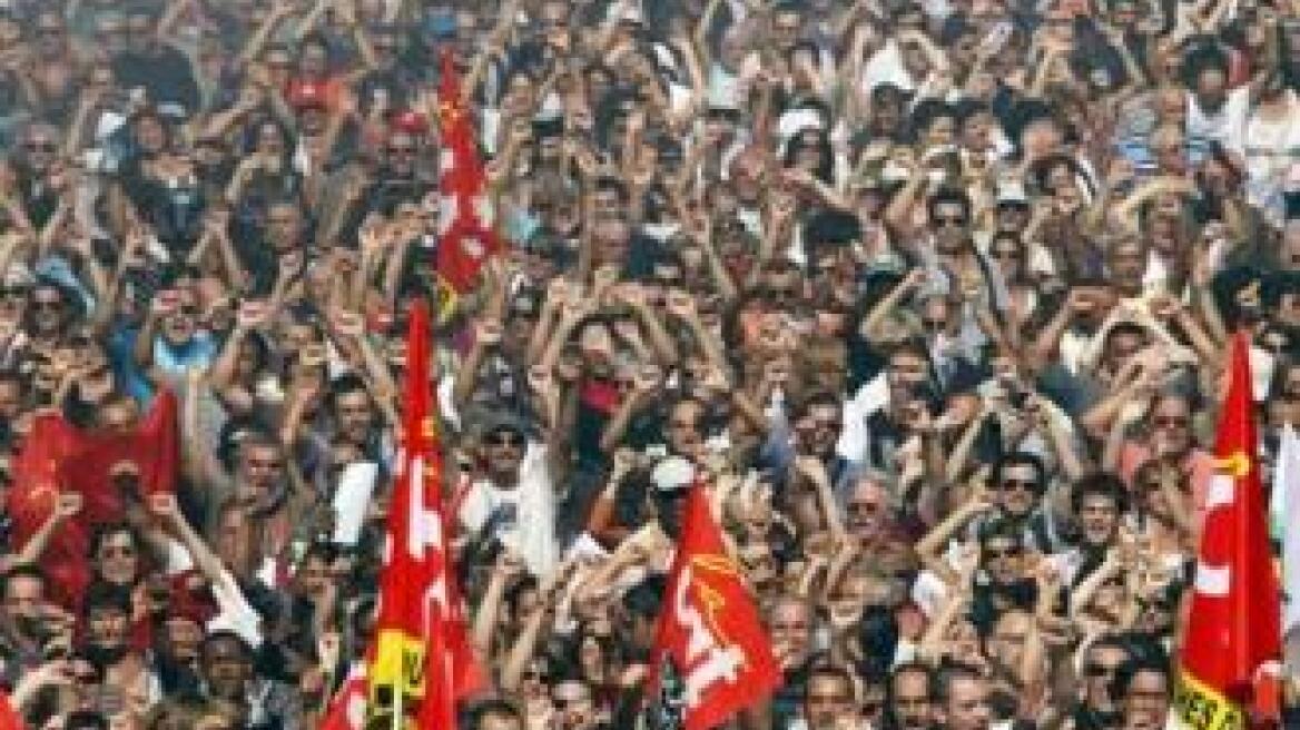 Ο Παναγιώτης Κοτρωνάρος, παραδίδει μαθήματα ζωής από την κορυφή του κόσμου