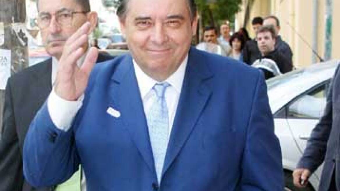 Έκλεβε κεραίες τηλεόρασης και τις πουλούσε!