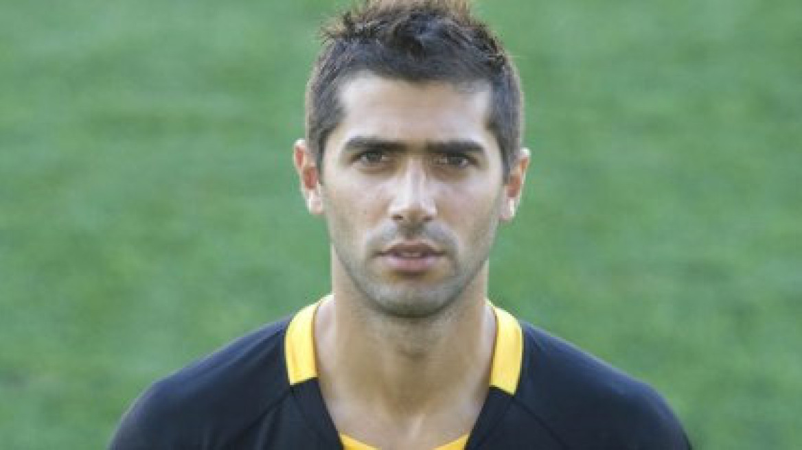 Με ελληνικές σημαίες και στολές παραλλαγής η συγκέντρωση των εφέδρων 