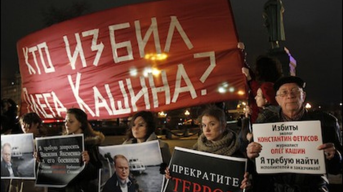 Δεν σταματούν να δίνουν αυτόγραφα οι διεθνείς 