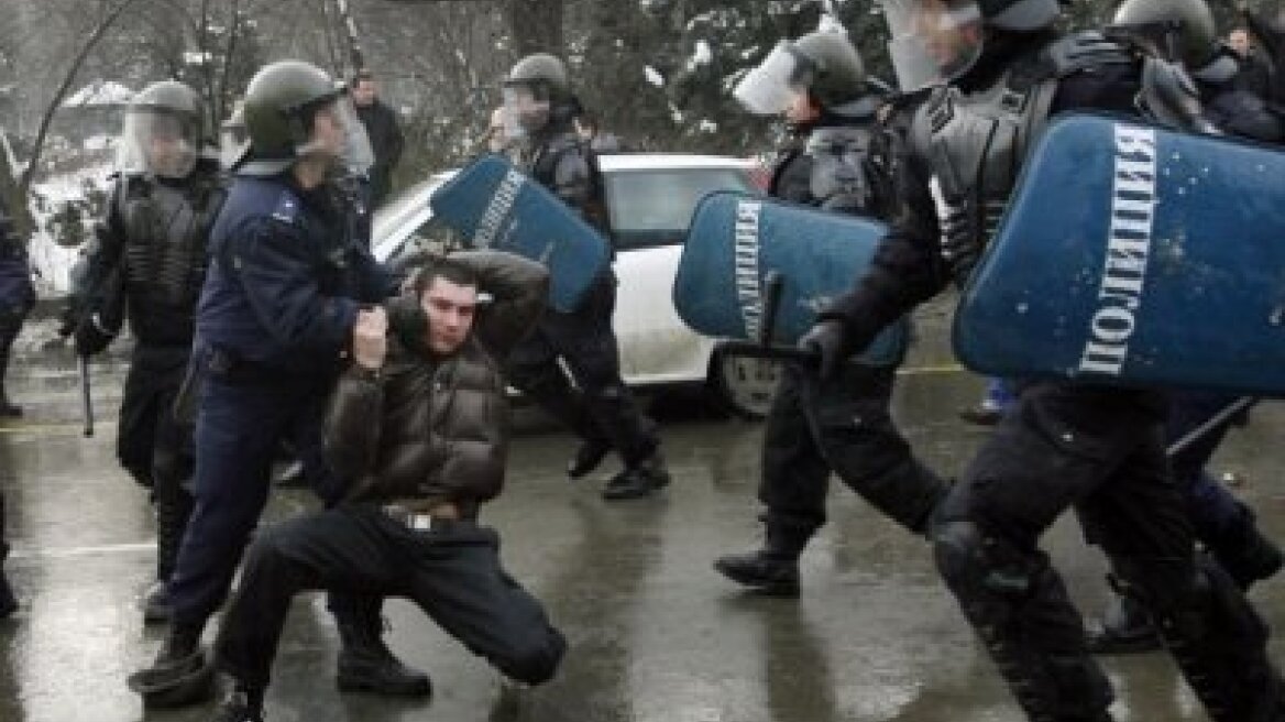 «Απαγορευτικό» στις αγοραπωλησίες ακινήτων και τον Μάρτιο 