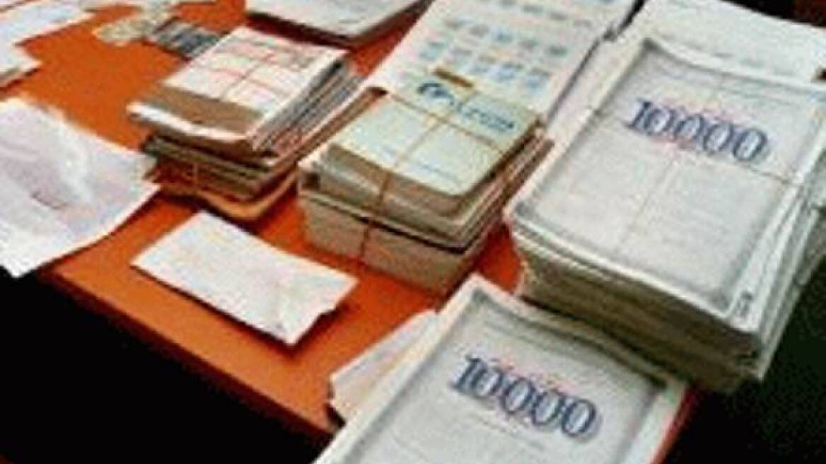Μαίνεται η φωτιά στη Μαλεσίνα - Κάηκαν σπίτια στην Κορινθία 