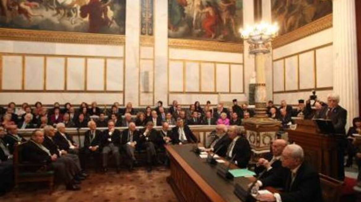 Κρύο τσάι με σαφράν, μέλι, λεμόνι και αστεροειδή γλυκάνισο