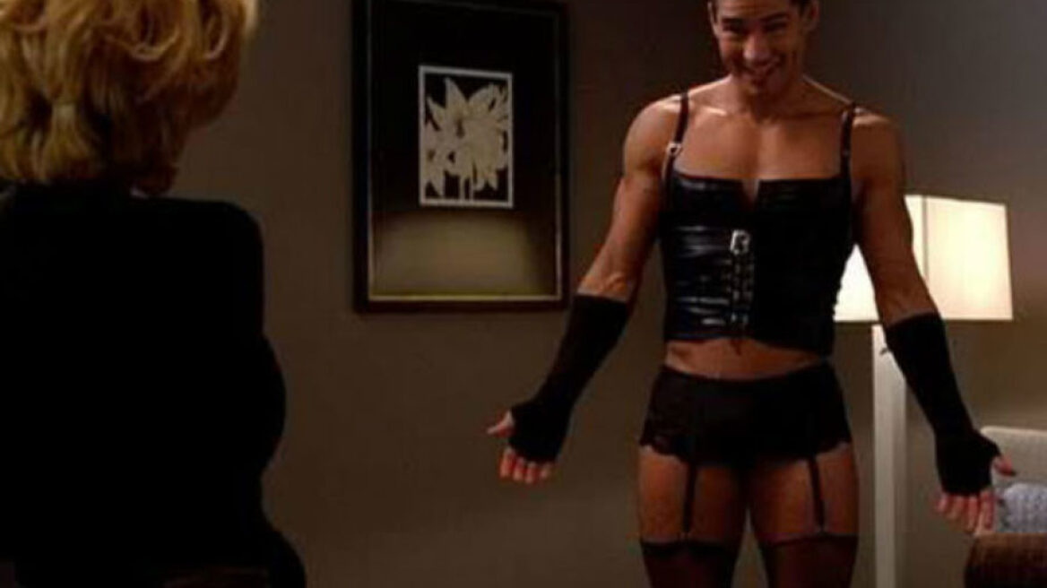 Τι γίνεται όταν εκείνος θέλει να φοράει γυναικεία ρούχα στο σεξ; 