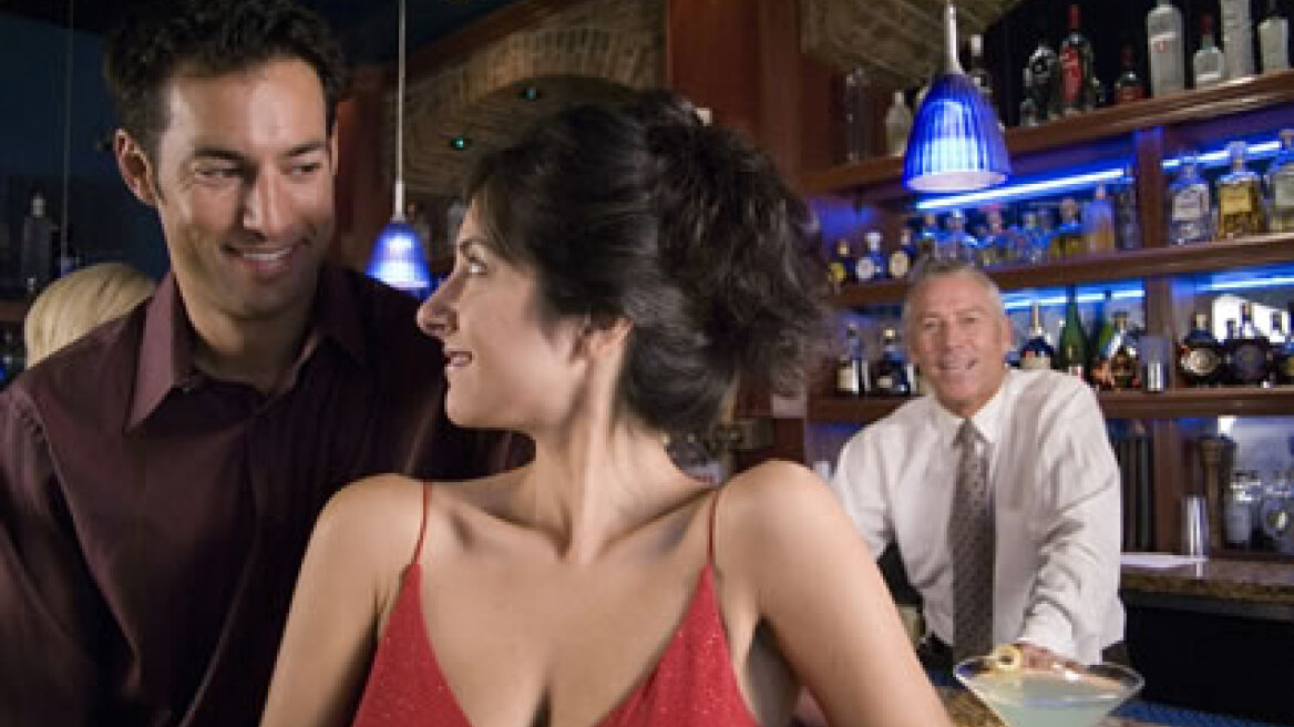 Με φλερτάρει αλλά δεν προχωράει