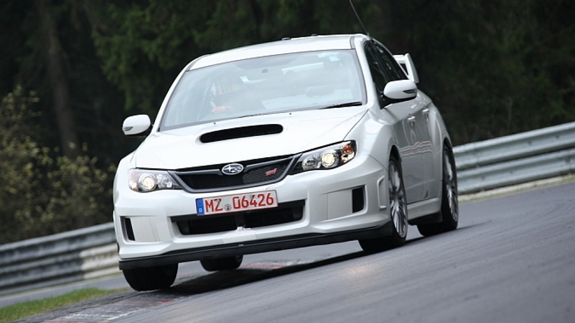 Έκλεβαν μηχανές και πετούσαν τις πινακίδες