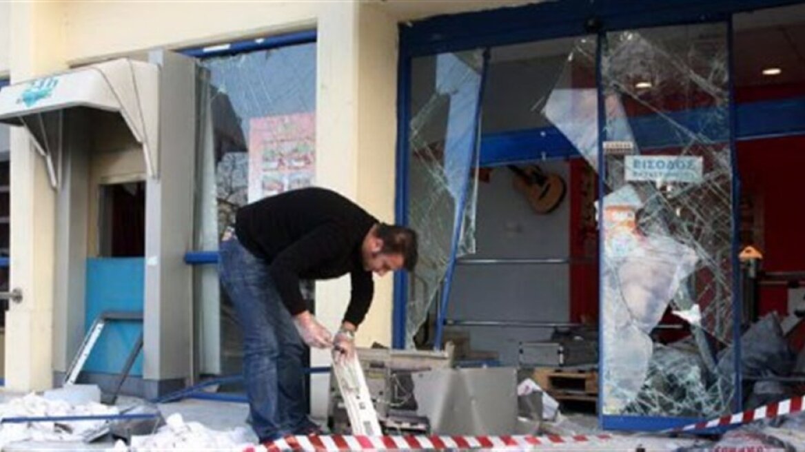 Με ρεύμα από τη δημοτική γεώτρηση διέρρηξαν τα ΑΤΜ!