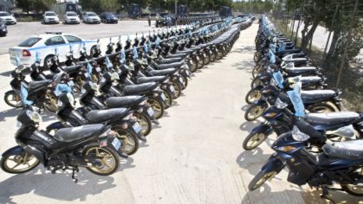 Η σέξι Γαλλίδα τηλεπερσόνα ξαναχτυπά...