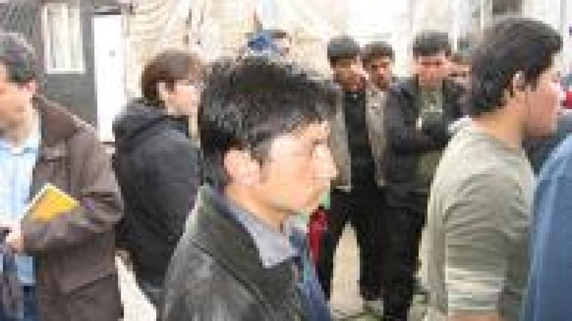 Ινδία: Στην κρεμάλα και οι βιαστές και οι βιασμένες!