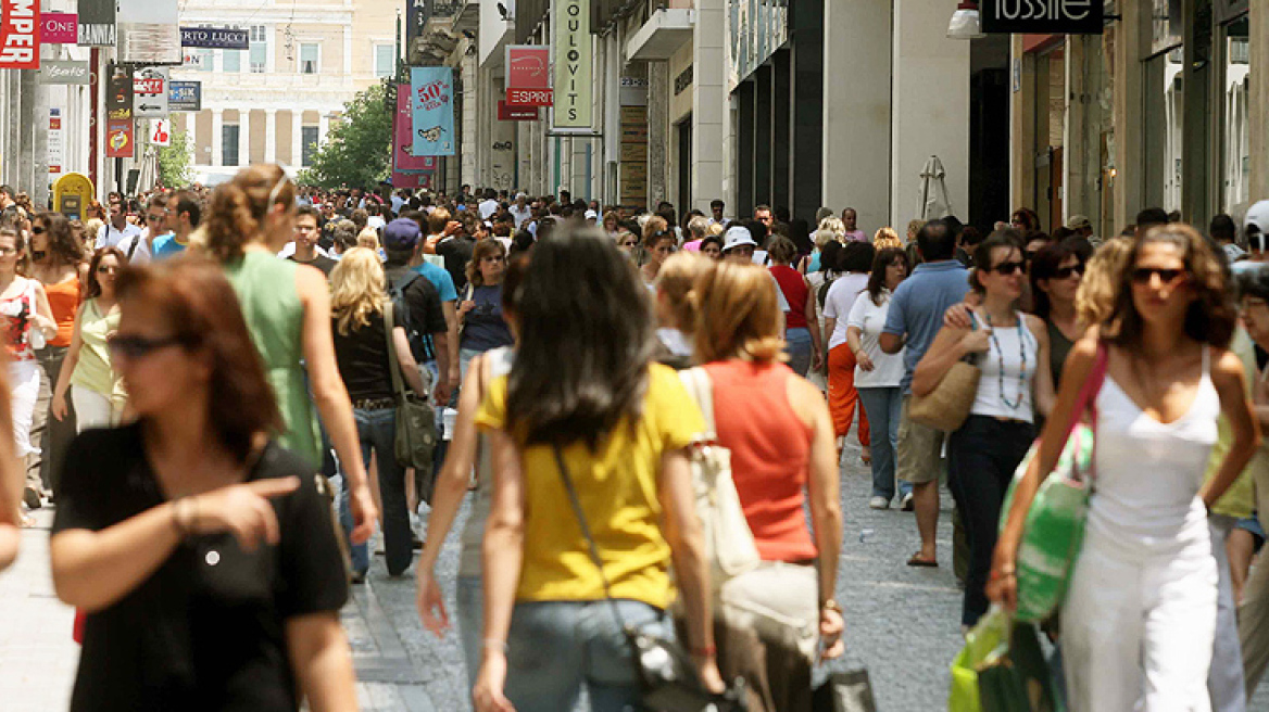 Όταν η Ναταλία Γερμανού ποζάρει με τα ρούχα του συντρόφου της 