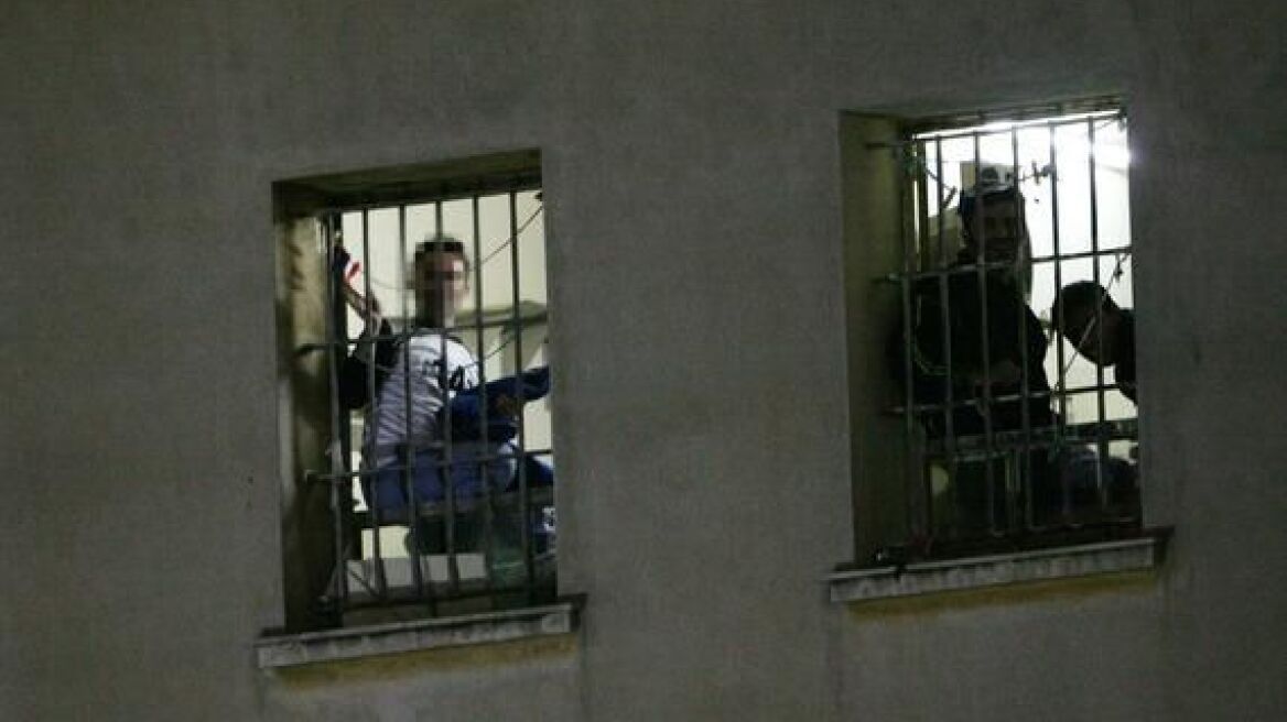 Βαγδάτη: Οκτώ νεκροί σε επιθέσεις εναντίον αστυνομικών τμημάτων 