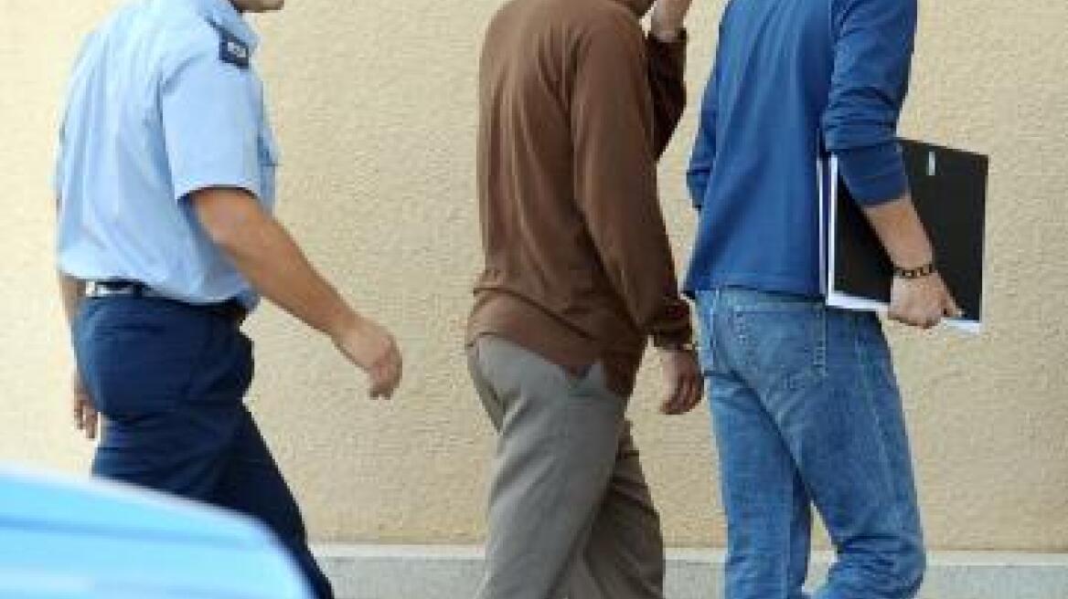 Οι δυνάμεις ασφαλείας πολιορκούν τέμενος στο Κάιρο
