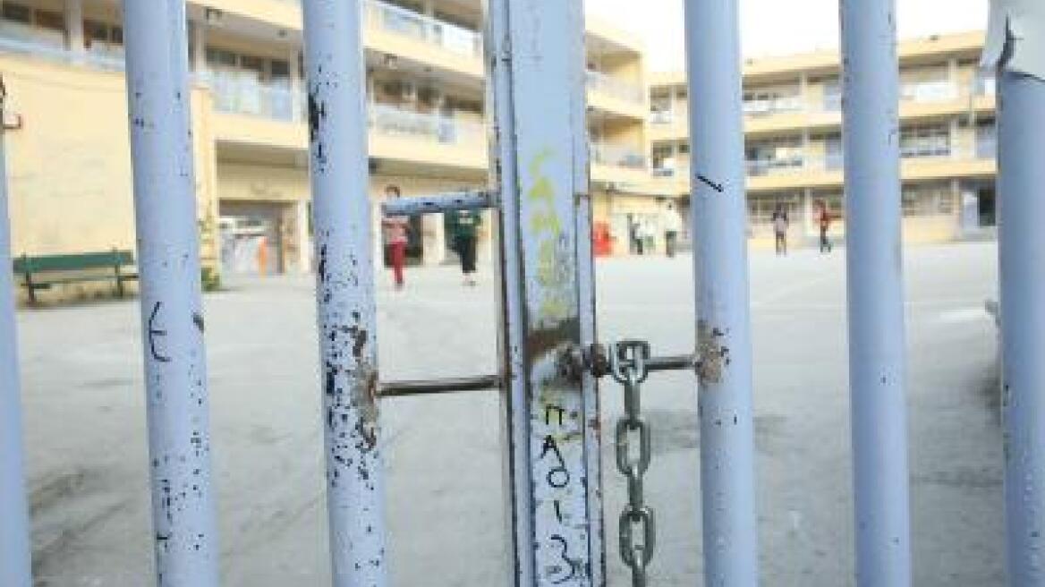 Κομισιόν: Δε ζητάμε αύξηση φόρων από την Ελλάδα