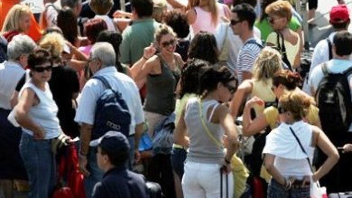 Τσίπρας προς μαθητές: Θέλω να σας ευχηθώ καλή χρονιά αλλά θα το θεωρήσετε ειρωνεία...