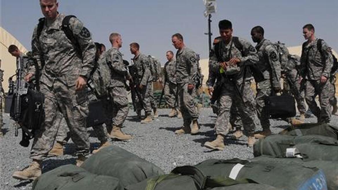 Κατάρρευση κτιρίου με τουλάχιστον 70 εγκλωβισμένους στη Βομβάη 