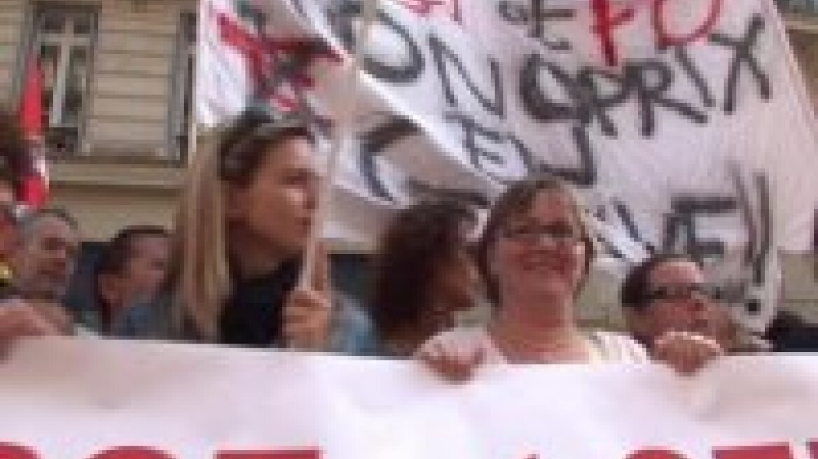 Ο δημοσιογράφος Γιάννης Αμανατίδης γράφει για τον Έλληνα, πριν και μετά το Μνημόνιο