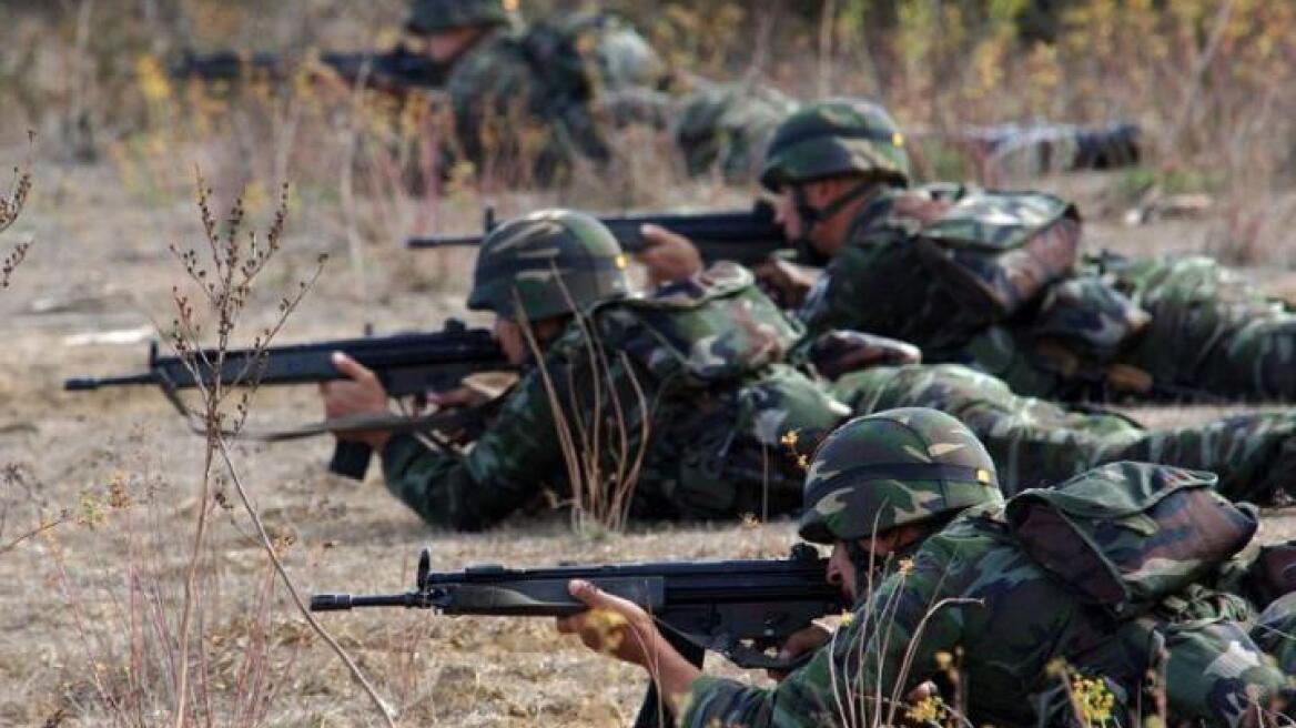 Η ηλικιωμένη είχε... «μακριά» χέρια!