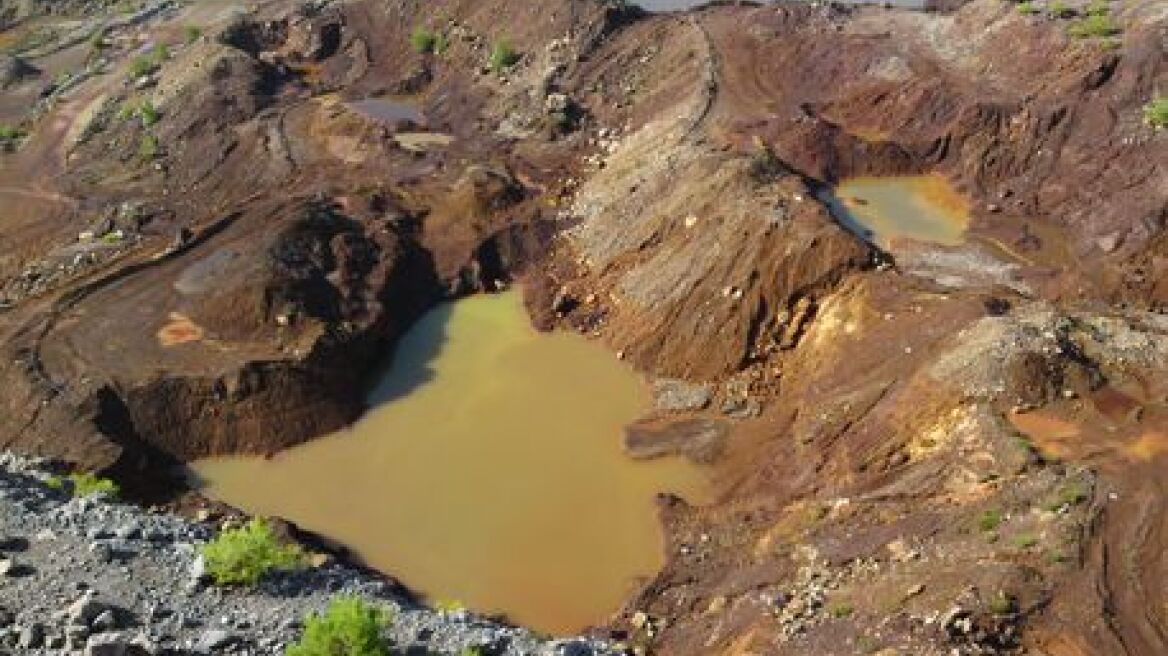 Daily Mail: Μέθυσος ο Γιούνκερ - «Πίνει κονιάκ στο πρωινό του...»