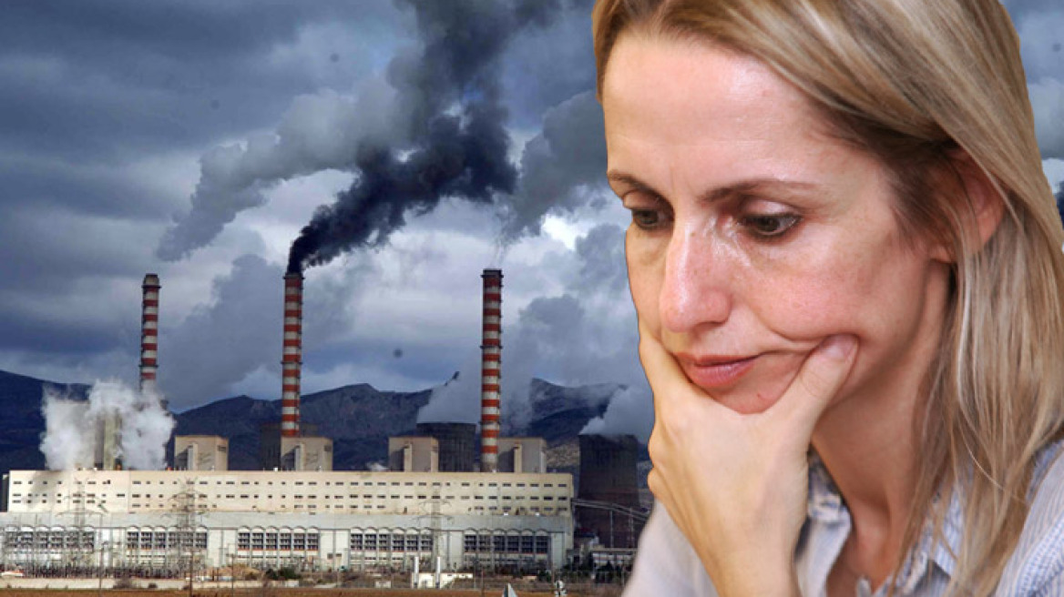 Οδηγούσε με... ψεύτικο στήθος και τις ανήλικες κόρες του μέσα στο αυτοκίνητο!