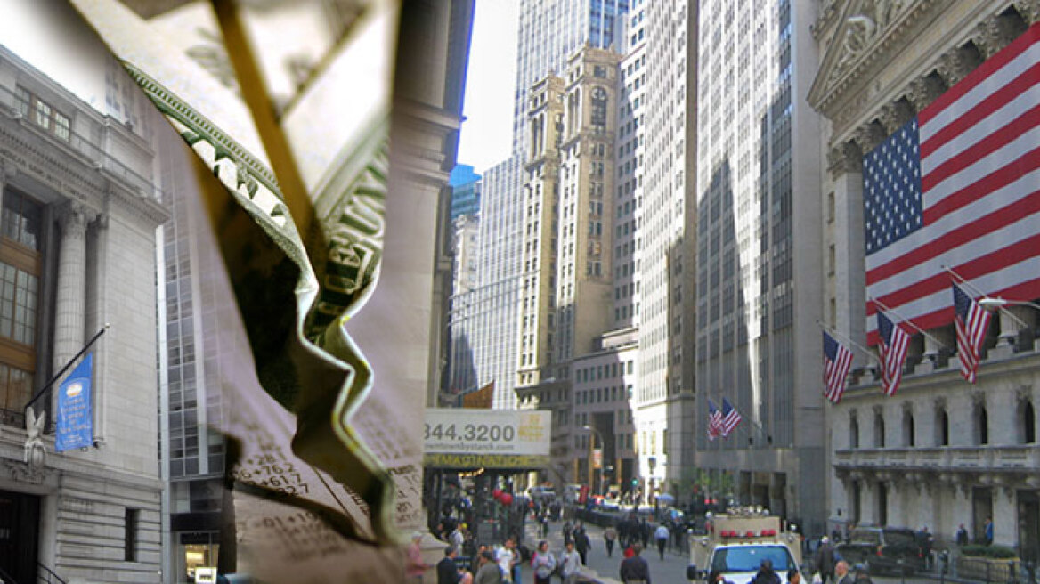 Αντιφασιστικά συνθήματα κατά της Χρυσής Αυγής στο Βόλο 