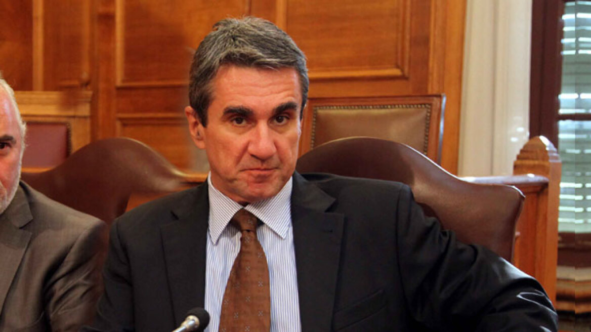 Πιο κοντά το "μαχαίρι" σε 14ο μισθό, συμβάσεις, συντάξεις
